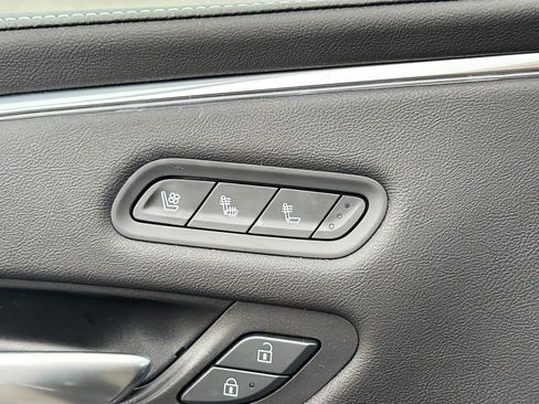 Certified 2023 Cadillac Escalade Premium Luxury w/ Performance Package AWD/4WD image 17