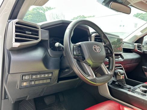 Used 2022 Toyota Tundra SR5 w/ Convenience Package RWD image 9