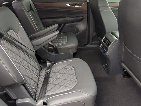New 2026 Volkswagen Atlas SEL Premium R-Line image 19