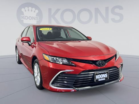 Used 2024 Toyota Camry LE image 10