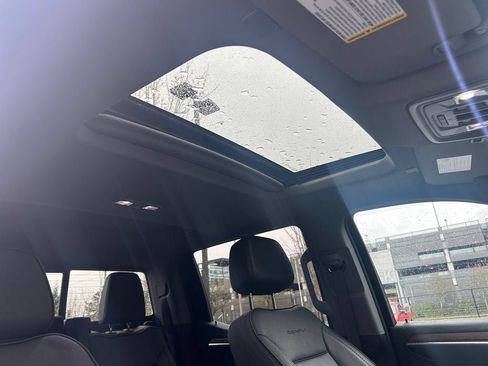 Used 2024 GMC Sierra 1500 Denali AWD/4WD image 27