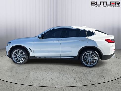 Certified 2024 BMW X4 xDrive30i w/ Premium Package image 3