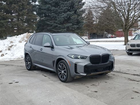 Certified 2024 BMW X5 xDrive40i w/ M Sport Package image 4