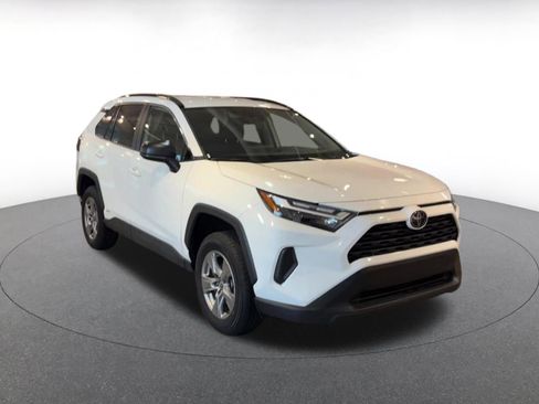 Used 2025 Toyota RAV4 LE image 3
