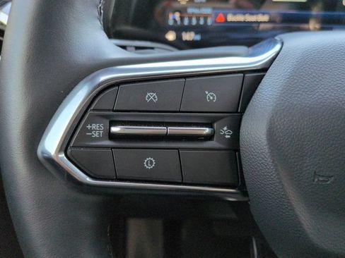 Used 2026 Chevrolet Equinox LT FWD image 23