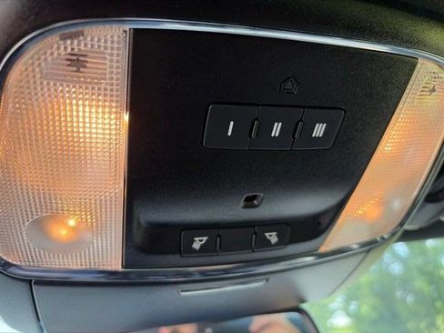 Used 2020 Chrysler 300 S RWD image 28