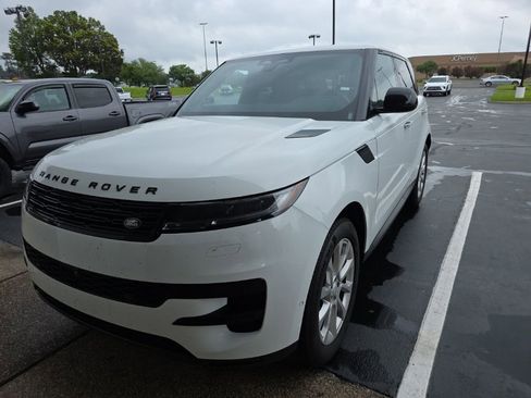 Used 2025 Land Rover Range Rover Sport SE AWD/4WD image 1