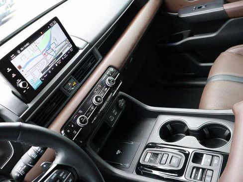 Certified 2025 Honda Pilot Elite image 20