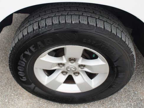 Used 2019 RAM 1500 Tradesman w/ Chrome Plus Package image 23