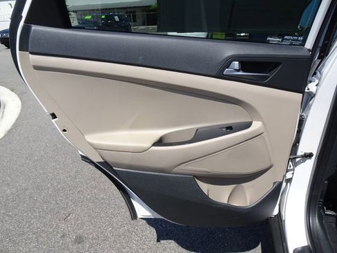 Used 2016 Hyundai Tucson SE w/ Option Group 02 FWD image 15