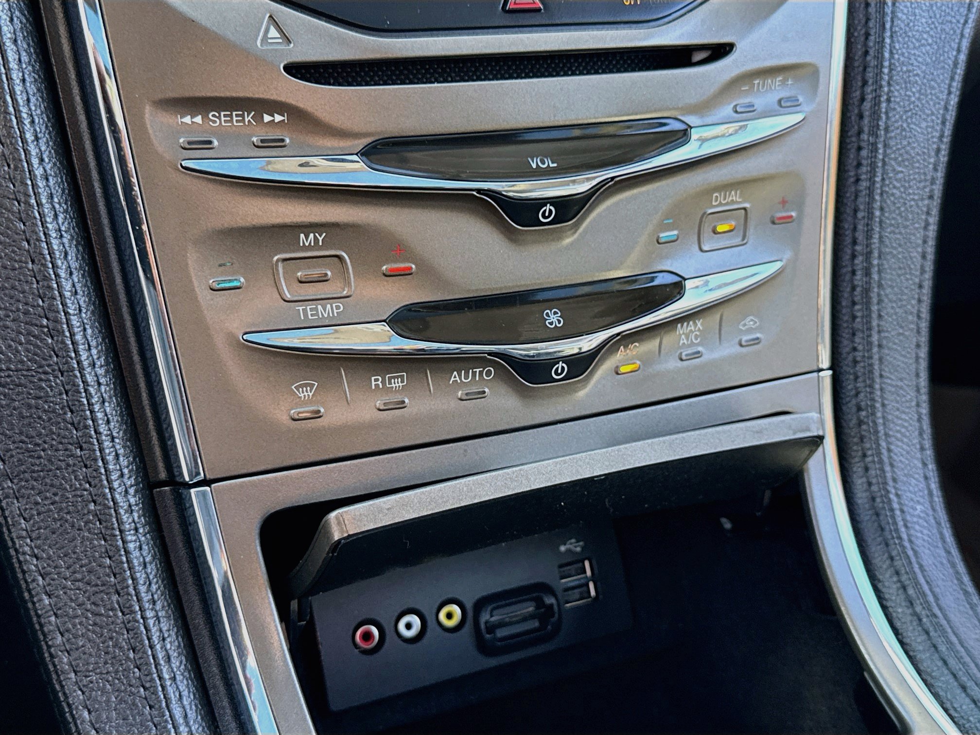 Used 2013 Lincoln MKX AWD image 18