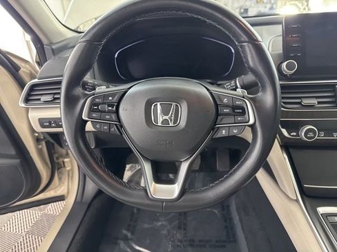 Used 2020 Honda Accord Touring image 32