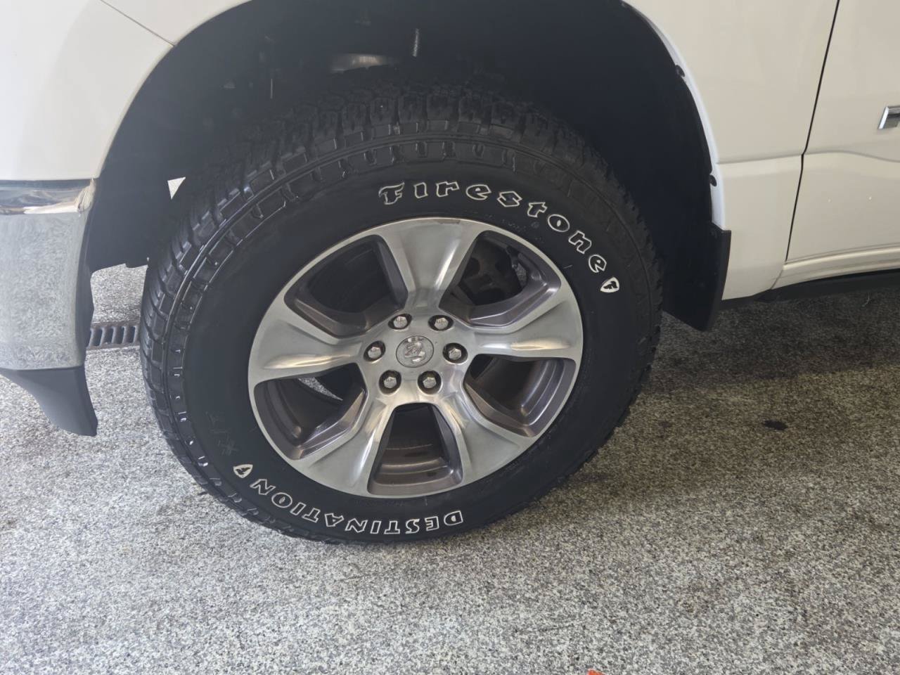 Used 2023 RAM 1500 Laramie AWD/4WD image 7
