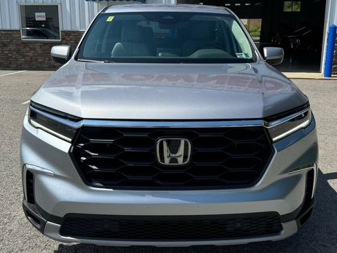 Used 2025 Honda Pilot EX-L image 2
