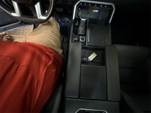 Used 2024 Toyota Tundra Platinum image 21