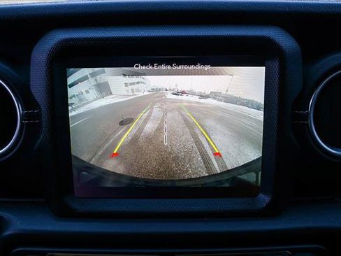 Used 2022 Jeep Wrangler Unlimited Sahara image 18