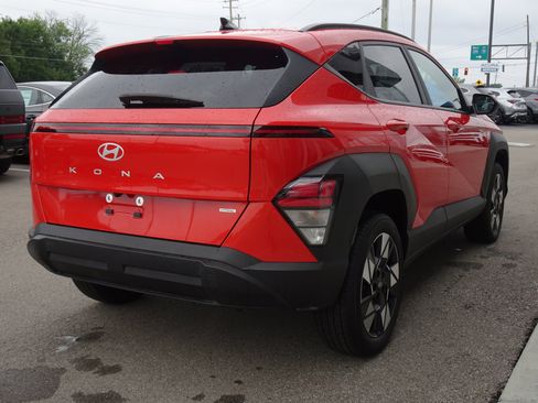 Used 2025 Hyundai Kona SEL AWD/4WD image 5