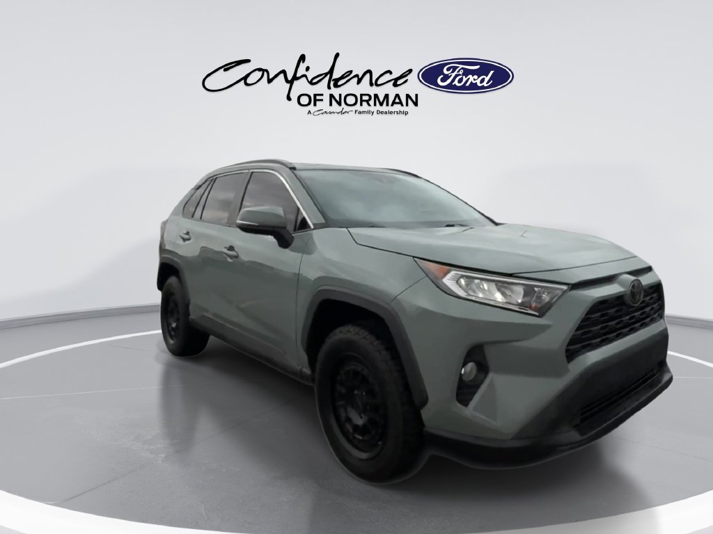 Used 2019 Toyota RAV4 XLE Premium w/ Carpet Mat Package FWD image 2
