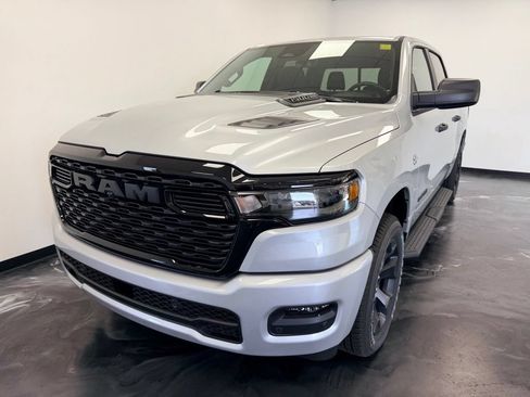 New 2026 RAM 1500 Express AWD/4WD image 4