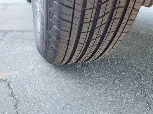 Certified 2023 Nissan Frontier SV w/ SV Convenience Package image 24