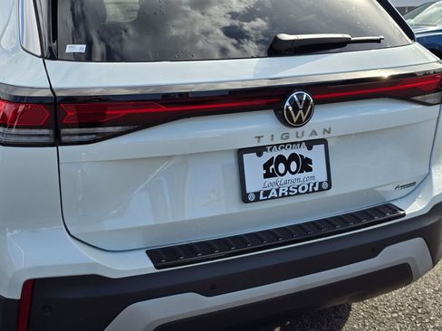 New 2025 Volkswagen Tiguan S image 13