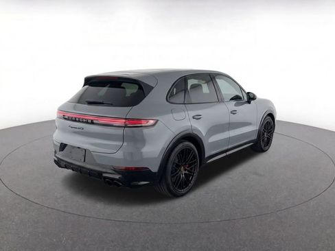 Used 2025 Porsche Cayenne GTS image 4