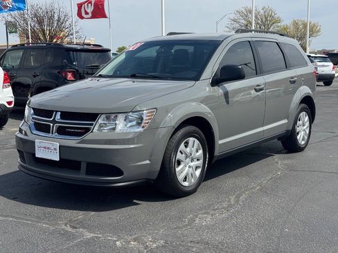 Used 2020 Dodge Journey SE w/ SE Popular Equipment Group FWD image 8