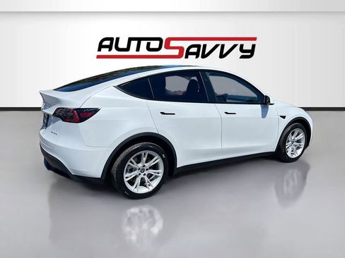 Used 2023 Tesla Model Y Long Range image 7