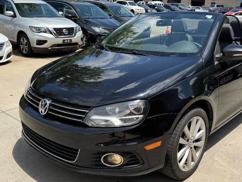 Used 2013 Volkswagen Eos Komfort FWD image 8