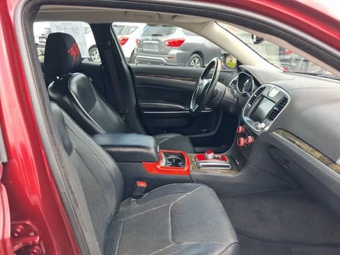 Used 2015 Chrysler 300 C RWD image 31