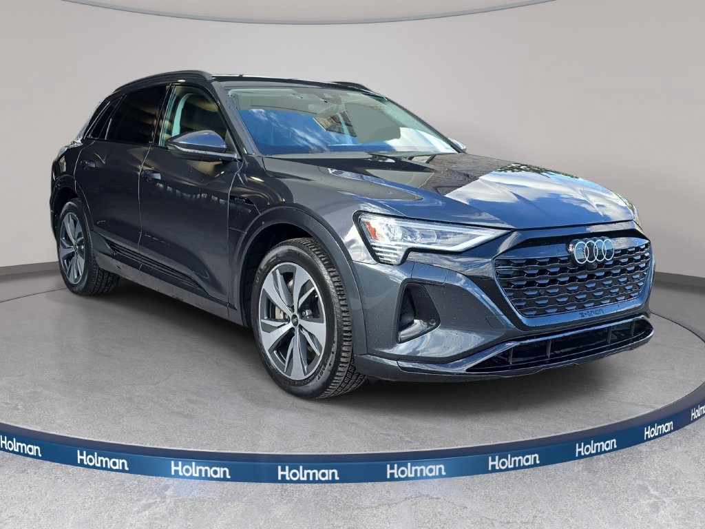 Used 2024 Audi Q8 e-tron Premium AWD/4WD image 4