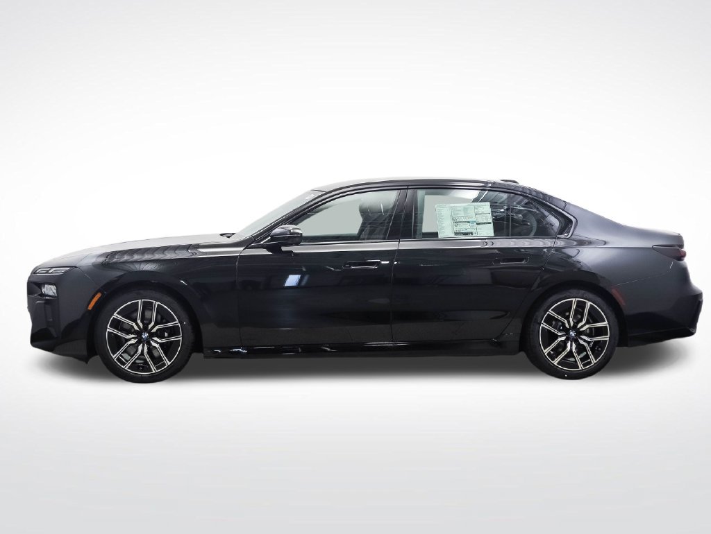 Used 2026 BMW 740i xDrive AWD/4WD image 2