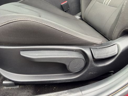 Used 2024 Hyundai Elantra SEL FWD image 11