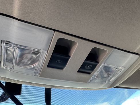 Used 2013 Ford Edge Limited image 30