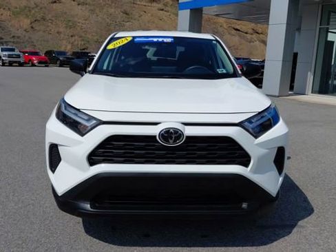 Used 2024 Toyota RAV4 LE image 9
