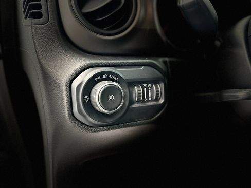 Used 2022 Jeep Wrangler Unlimited Sport AWD/4WD image 13