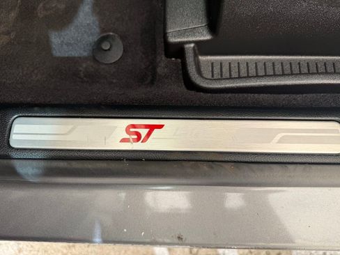 Used 2023 Ford Edge ST-Line image 24