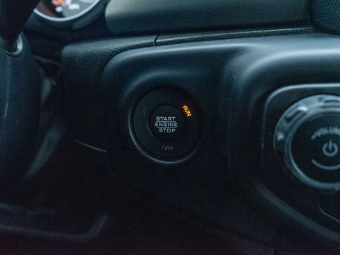 Used 2022 Jeep Wrangler Unlimited Sport image 22