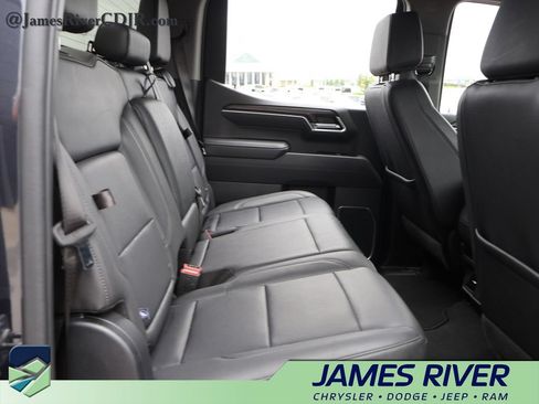 Used 2025 GMC Sierra 1500 SLT AWD/4WD image 12