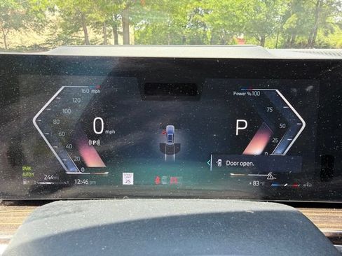 Used 2024 BMW X7 xDrive40i w/ M Sport Package AWD/4WD image 14