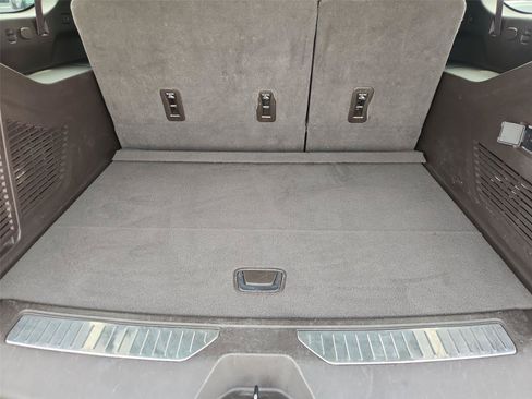Used 2022 GMC Yukon XL Denali w/ Denali Premium Package RWD image 27