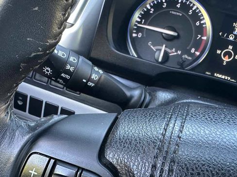 Used 2015 Toyota Highlander XLE FWD image 31