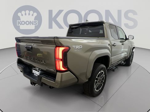 Used 2025 Toyota Tacoma TRD Sport w/ TRD Sport Premium Package AWD/4WD image 8