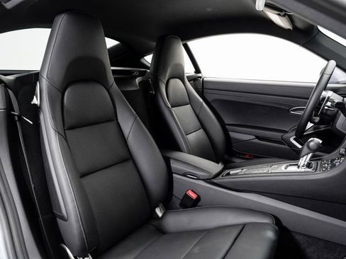 Used 2025 Porsche 718 Cayman image 25