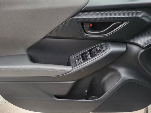 Certified 2025 Subaru Crosstrek 2.0i Premium image 17