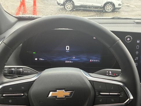 Used 2025 Chevrolet Equinox LT FWD image 35