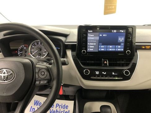 Used 2022 Toyota Corolla LE image 19