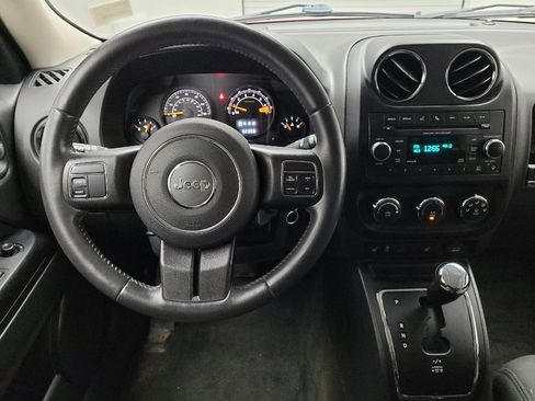 Used 2016 Jeep Patriot Latitude AWD/4WD image 22