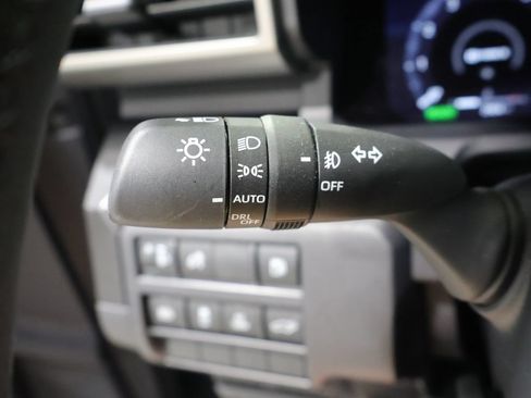 Used 2025 Toyota 4Runner Limited AWD/4WD image 38