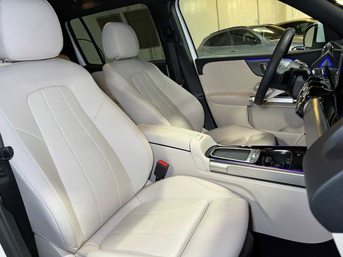 Certified 2025 Mercedes-Benz GLB 250 4MATIC image 13